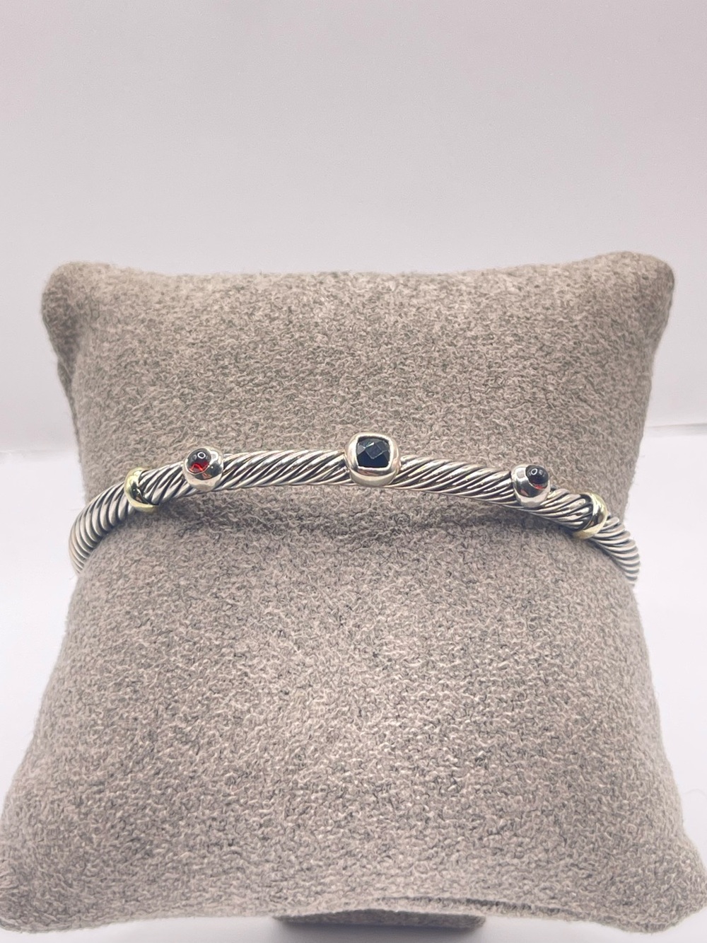 David Yurman 3mm Renaissance Bracelet with Gold, Black Onyx, and Garnet